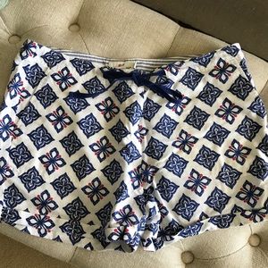 Vineyard vines patterned shorts